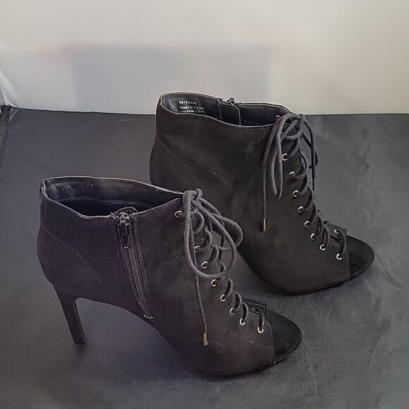 FOREVER 21 SUEDE LACE UP FRONT STILETTOS HEELED BOOTIE - Picture 9 of 13